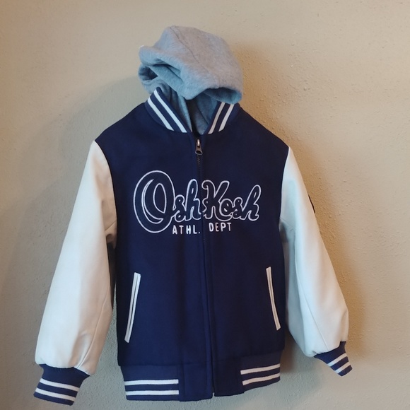 OshKosh B'gosh zip up w/hood. boys 5. - Picture 4 of 8